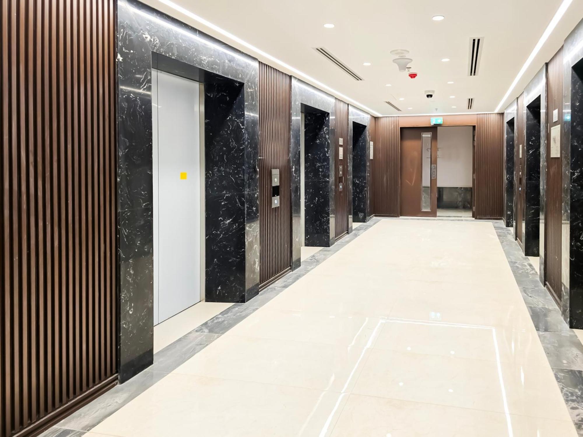 Apartment Luxury 1-br In Business Bay Dubai