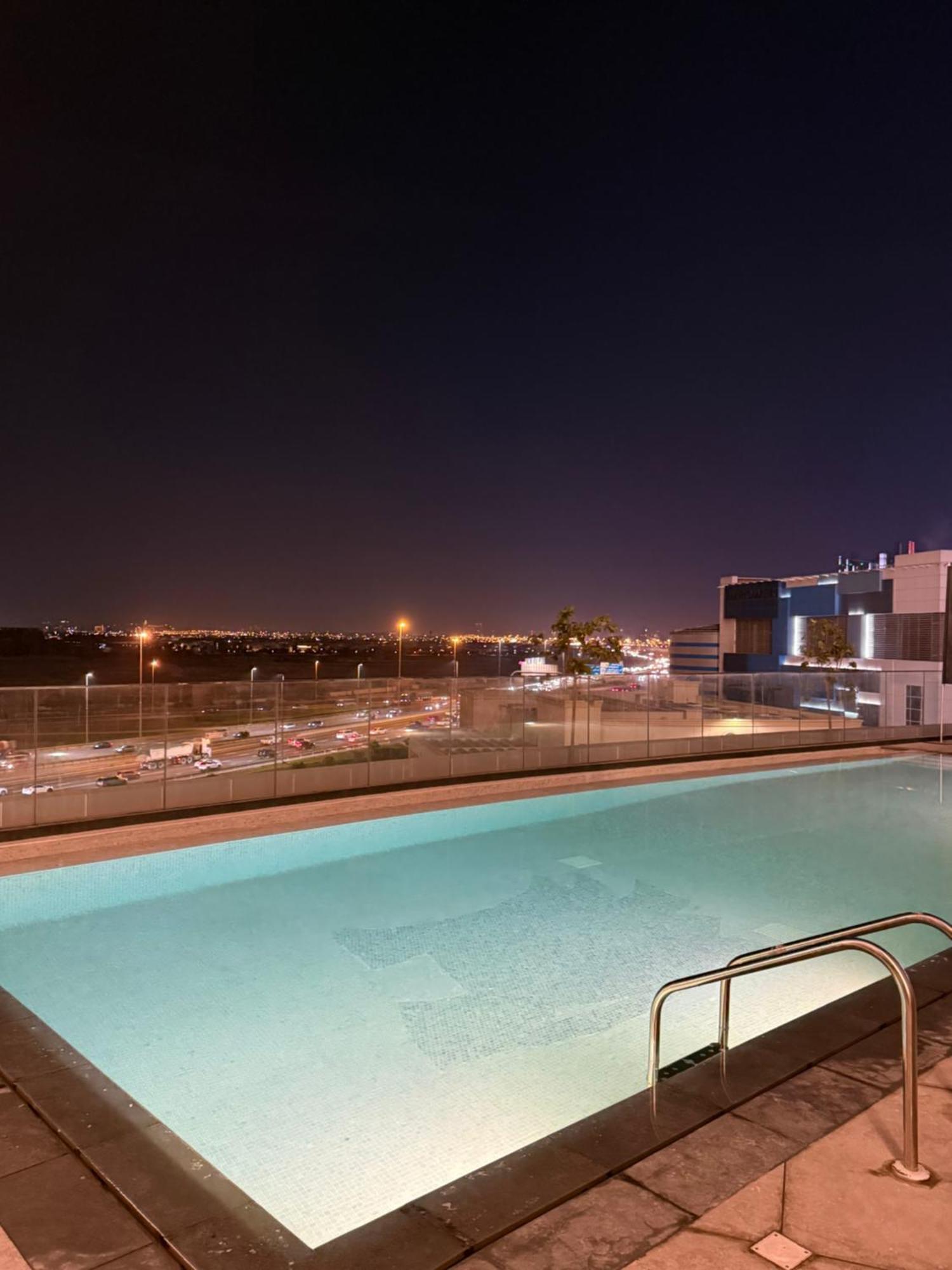 Luxury 1-br In Business Bay Apartment Dubai